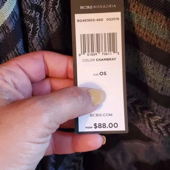 BCBG MAXAZRIA WRAP - Picture 4 of 4